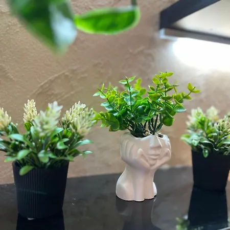 Emyapartman 2 Μόσταρ