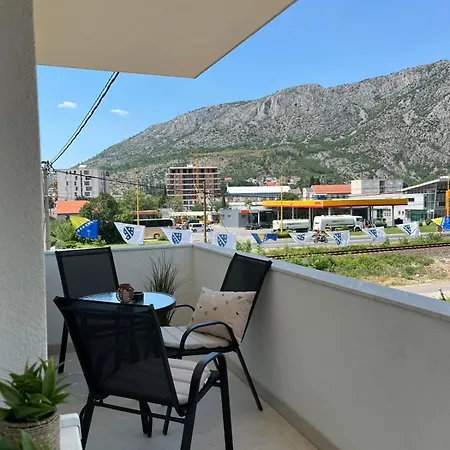 Emyapartman 2 * Μόσταρ